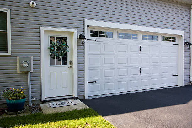 24/7 Emergency Garage Door Panel Replacement experts in Sharpsburg, PA